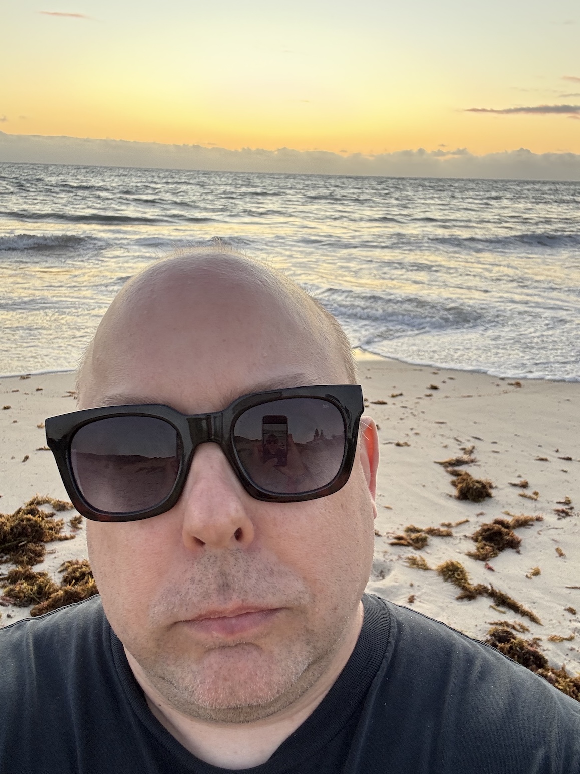 Mikko Kärenlampi by the sea